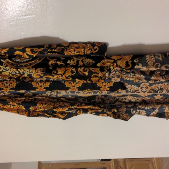 Open front flowing back with Sach black/gold print cover up size medium - Picture 3 of 8